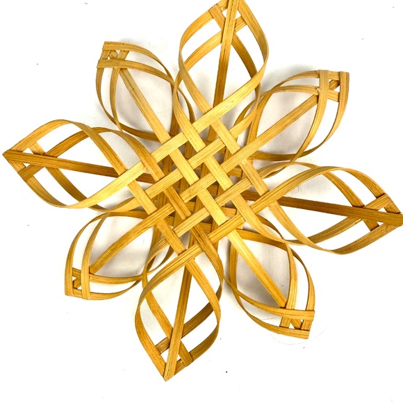 Woven Wood Star Snowflake Wall Decor – Rustic Handmade Style - Picture 3 of 12